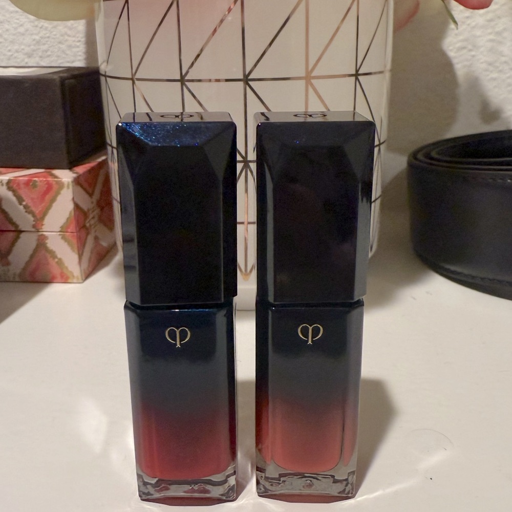 Cle’ de peau Beaute’ Radiant Liquid
